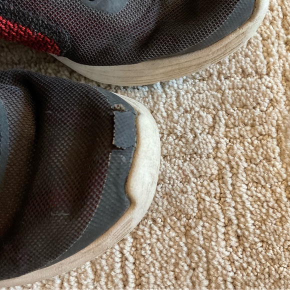 👟❤️ Nike Boys Revolution 3 Sneakers University Red / Metallic Silver Size 6.5Y - Picture 10 of 10